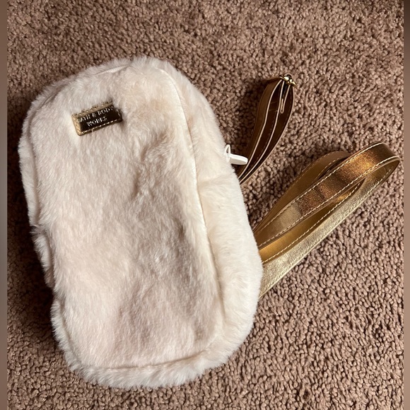 Bath and Body Works Christmas White Fuzzy Mini Sling Bag - Picture 1 of 6